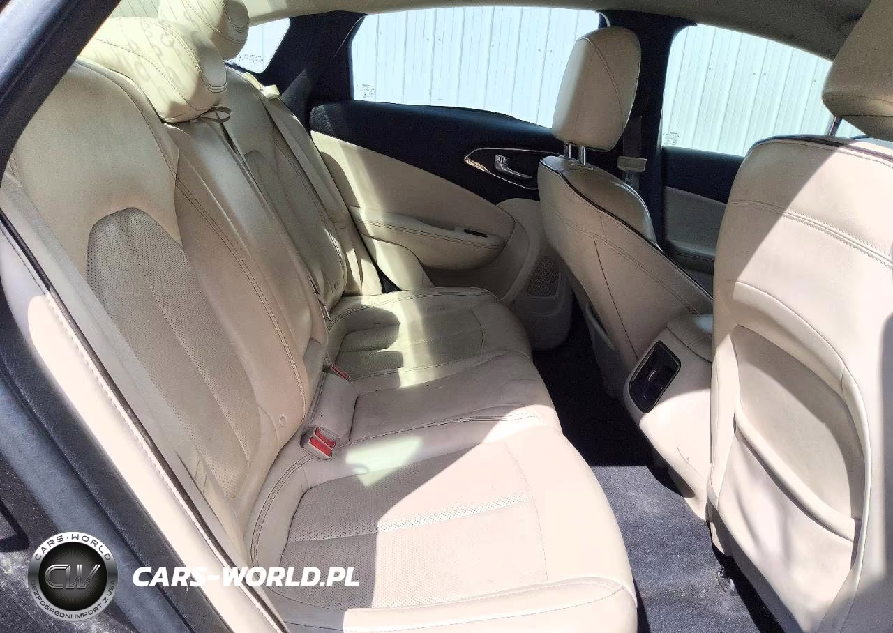 2015 Chrysler 200 VIN:1C3CCCCGXFN548988 - 10