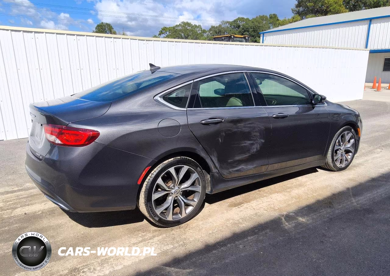 2015 Chrysler 200 VIN:1C3CCCCGXFN548988 - 3