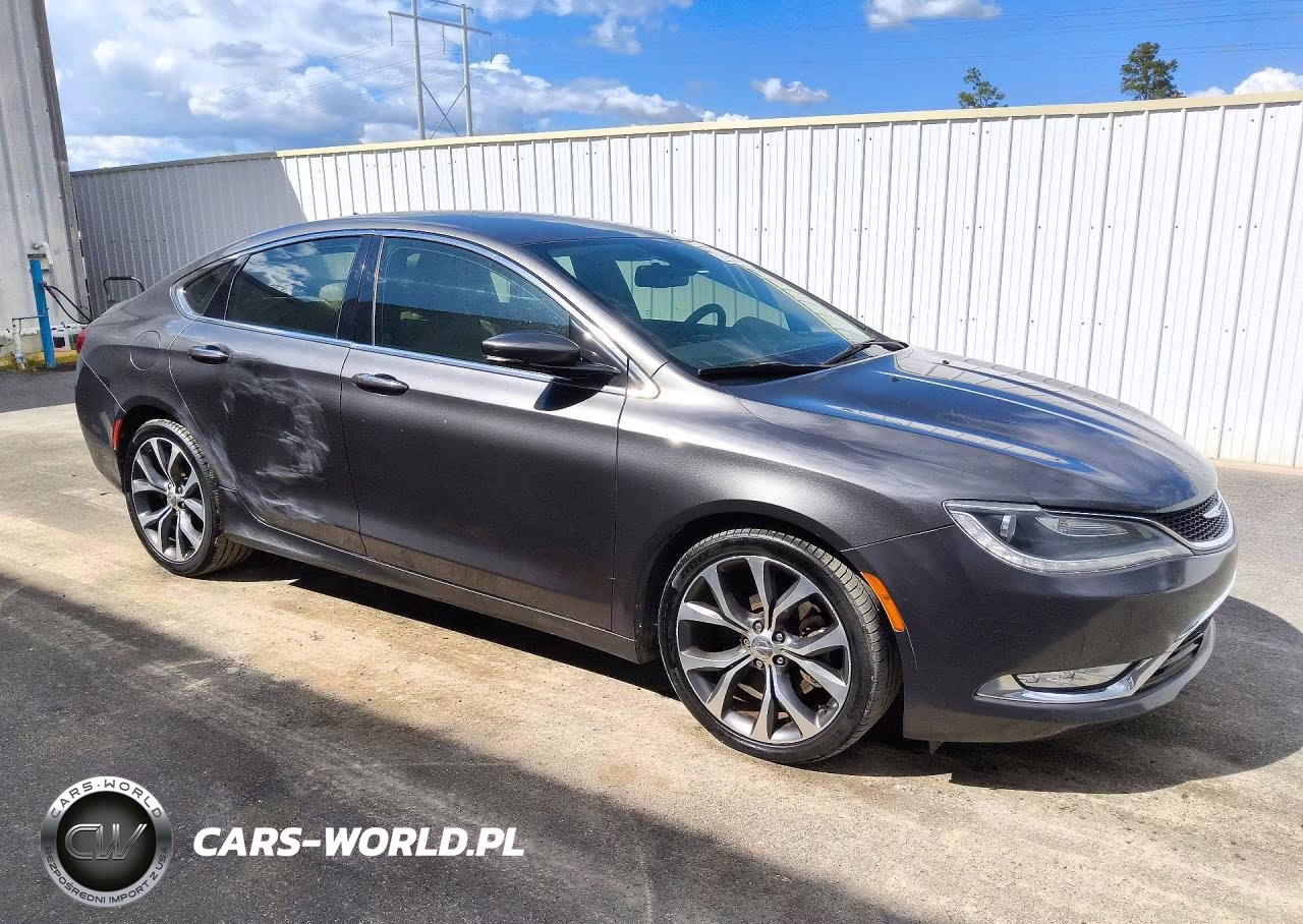 2015 Chrysler 200 VIN:1C3CCCCGXFN548988 - 4