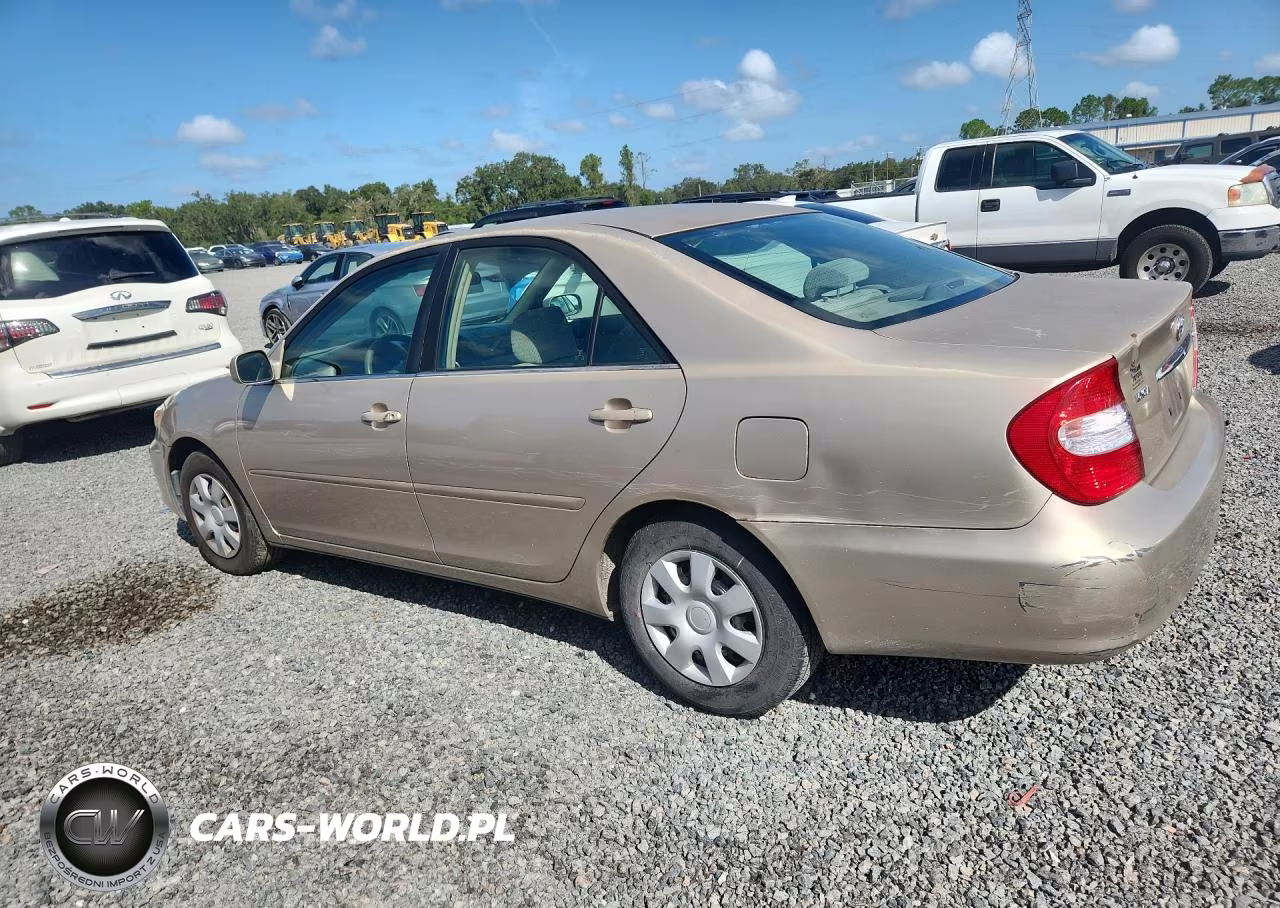 2002 Toyota Camry Le VIN:4T1BE32K42U066147 - 2