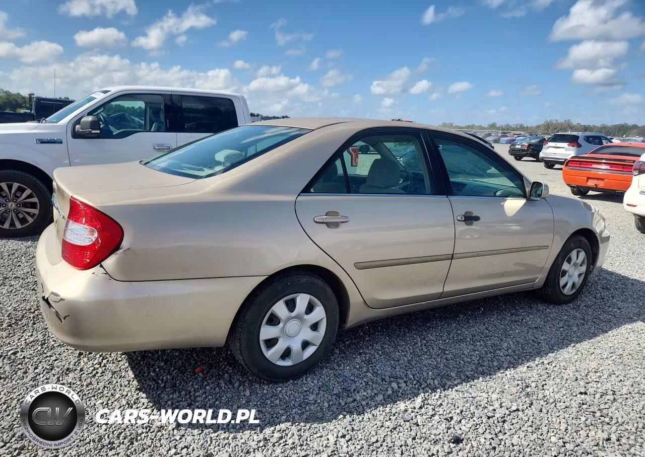 2002 Toyota Camry Le VIN:4T1BE32K42U066147 - 3
