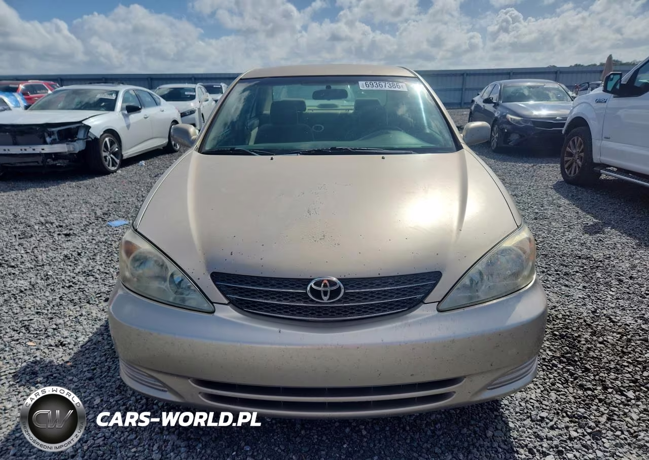 2002 Toyota Camry Le VIN:4T1BE32K42U066147 - 5
