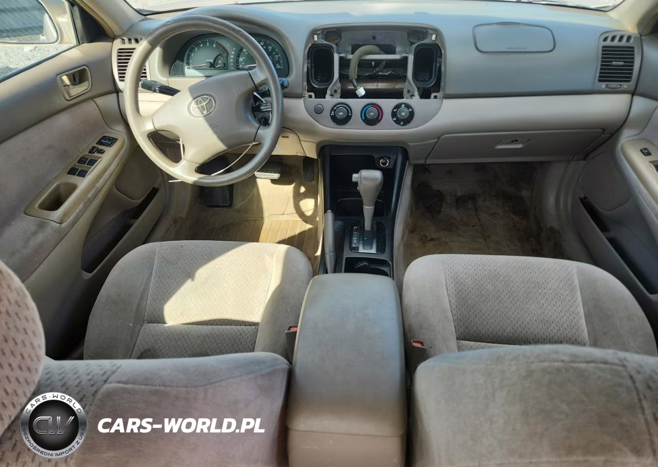 2002 Toyota Camry Le VIN:4T1BE32K42U066147 - 8