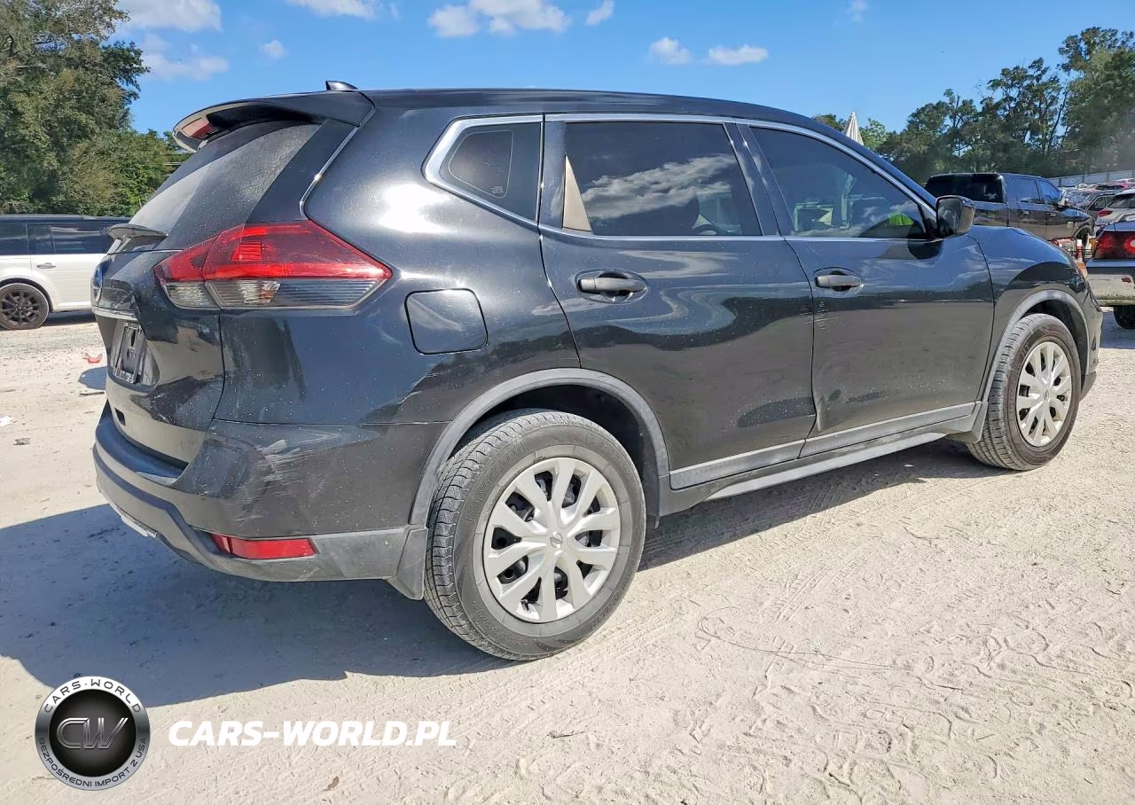 2018 Nissan Rogue S VIN:KNMAT2MT2JP584079 - 3