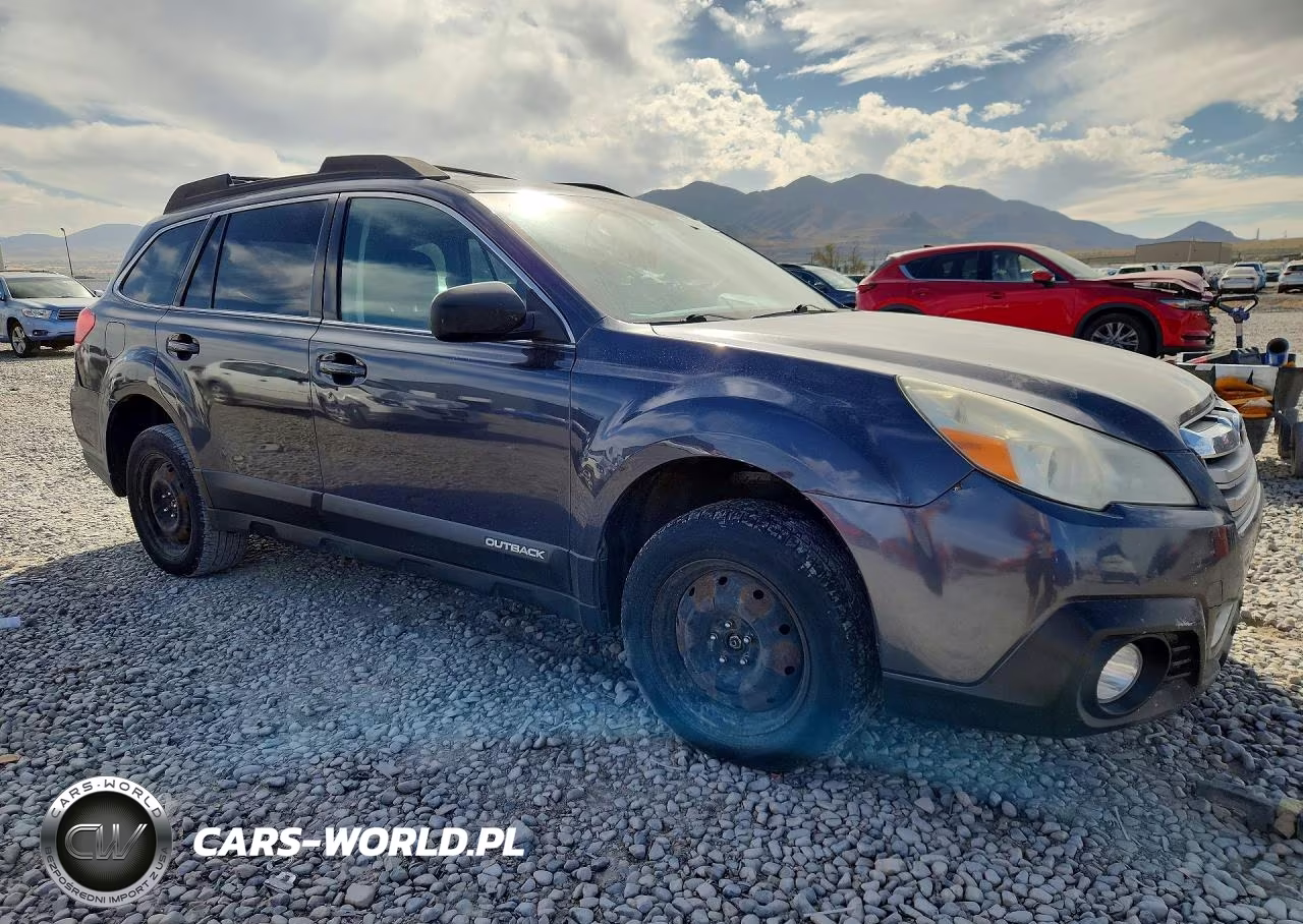 2013 Subaru Outback 2.5I Premium VIN:4S4BRBGCXD3205335 - 4