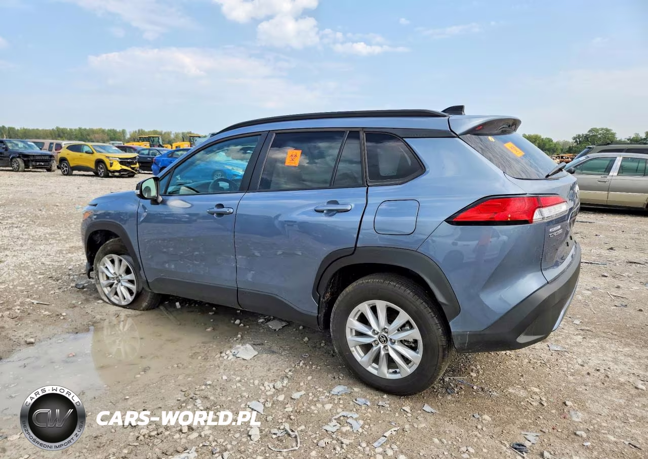 2025 Toyota Corolla Cross Le VIN:7MUCAABGXSV135566 - 2