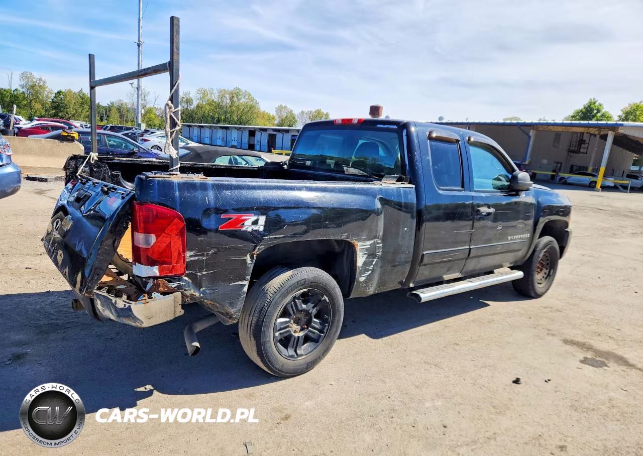 2008 Chevrolet Silverado K1500 VIN:2GCEK190081100138 - 3