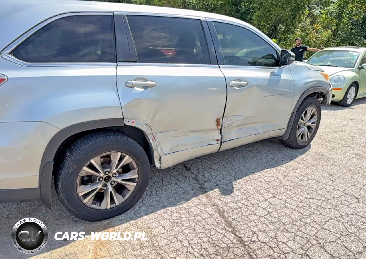 2016 Toyota Highlander Le Plus VIN:5TDBKRFH4GS255097 - 14