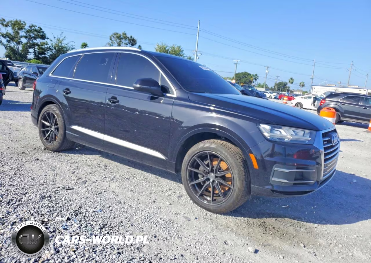 2017 Audi Q7 Premium Plus VIN:WA1LAAF77HD047142 - 4