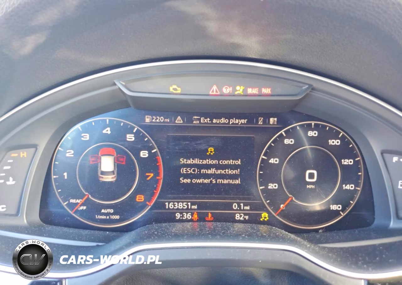 2017 Audi Q7 Premium Plus VIN:WA1LAAF77HD047142 - 9