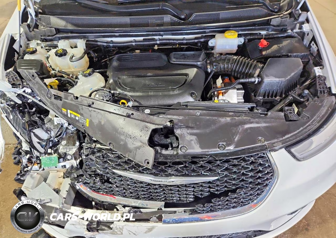 2025 Chrysler Pacifica Hybrid Select VIN:2C4RC1S74SR575693 - 12