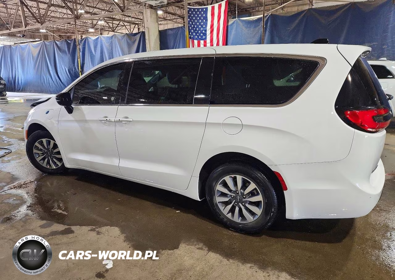2025 Chrysler Pacifica Hybrid Select VIN:2C4RC1S74SR575693 - 2