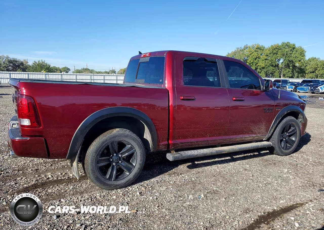 2018 Ram 1500 Sport VIN:1C6RR7MT2JS213975 - 3