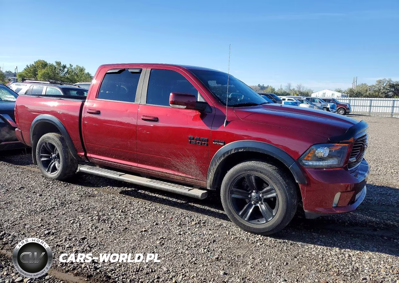 2018 Ram 1500 Sport VIN:1C6RR7MT2JS213975 - 4