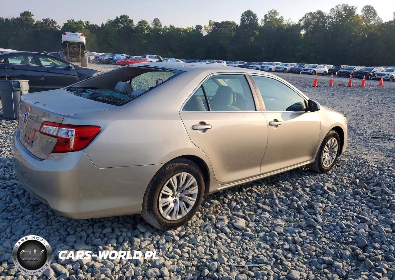 2014 Toyota Camry Le VIN:4T1BF1FK1EU443985 - 3