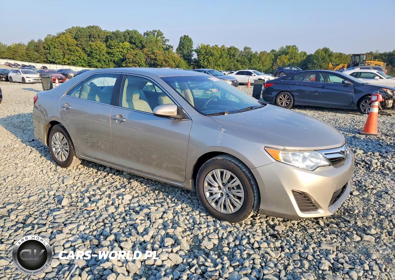 2014 Toyota Camry Le VIN:4T1BF1FK1EU443985 - 4