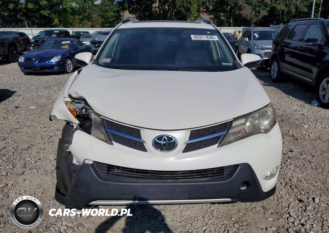 2015 Toyota Rav4 Limited VIN:JTMDFREV9FD156919 - 5