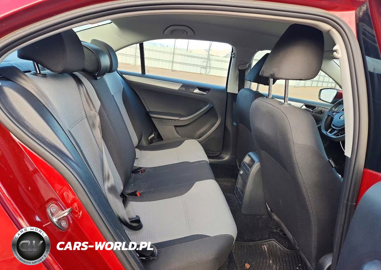 2018 Volkswagen Jetta S VIN:3VW2B7AJ6JM262023 - 10