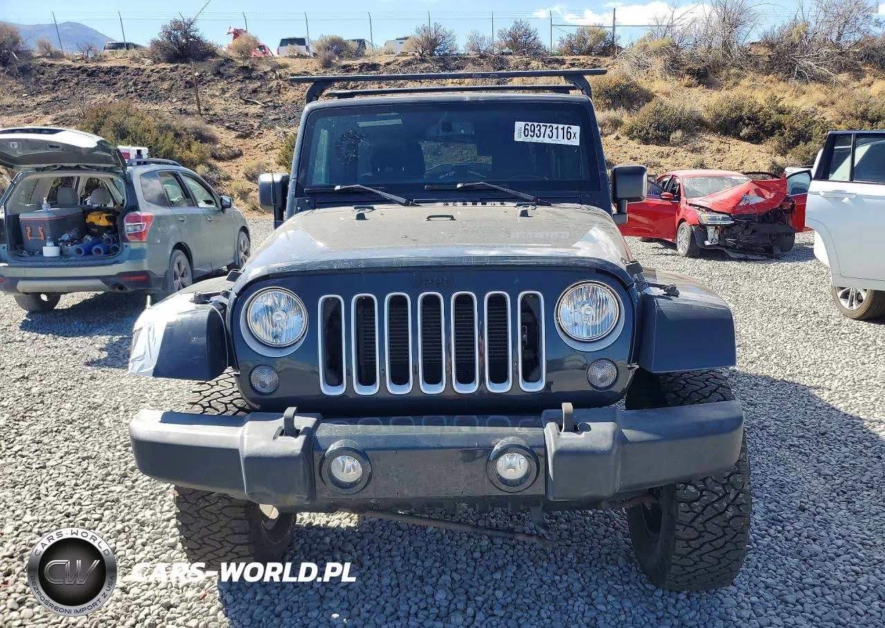 2016 Jeep Wrangler Unlimited Sahara VIN:1C4BJWEG8GL239173 - 5