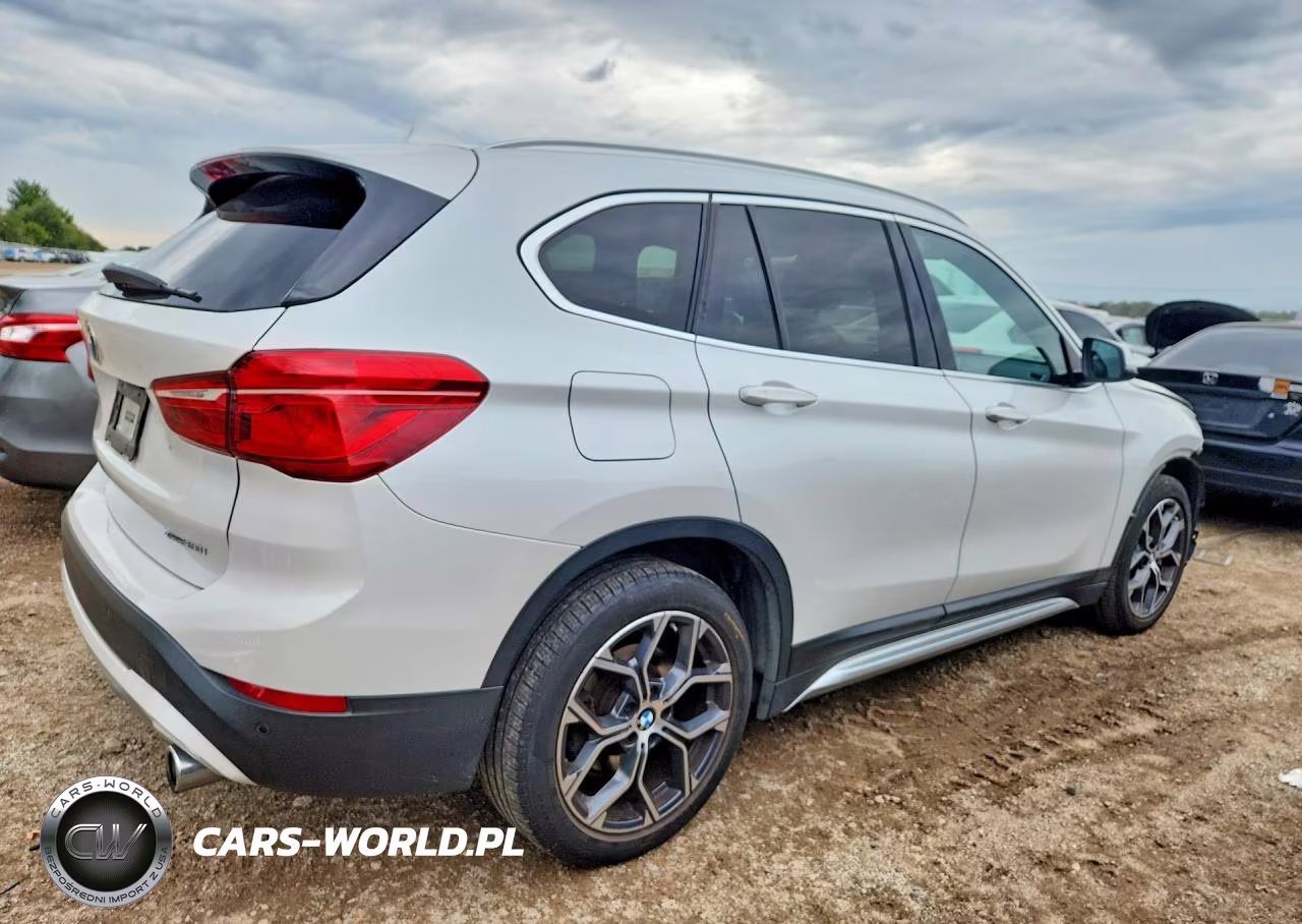 2022 BMW X1 xDrive28I VIN:WBXJG9C07N5V19916 - 3