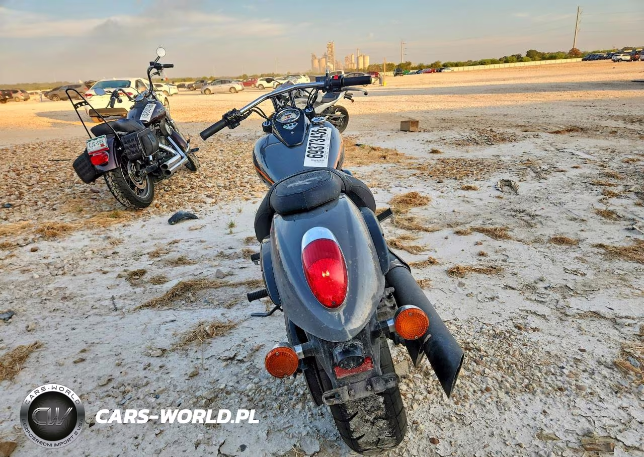 2019 Kawasaki Vn900 C VIN:JKAVN2C17KA072215 - 4