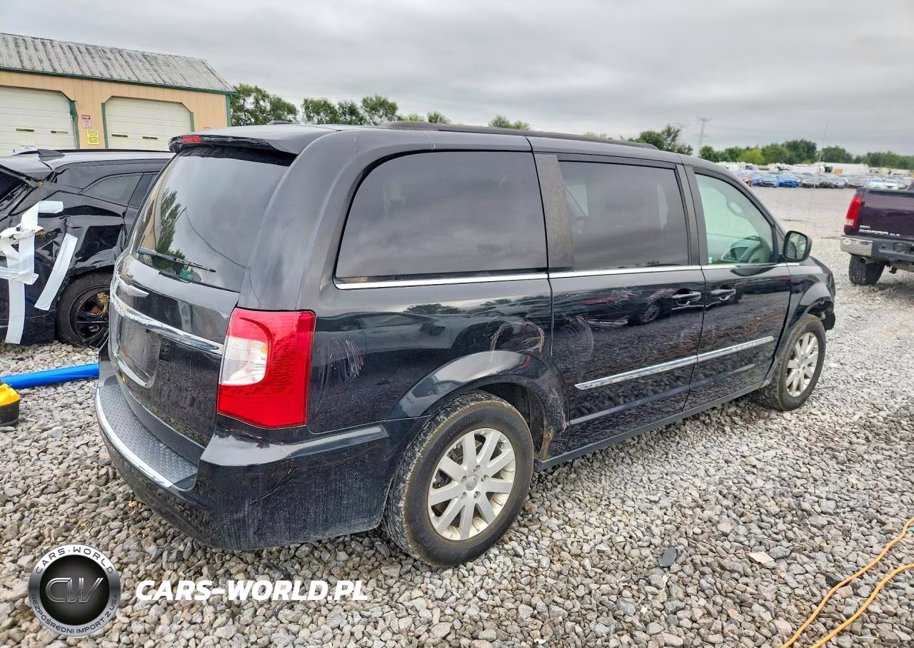 2015 Chrysler Town & Country Touring VIN:2C4RC1BG4FR520957 - 3