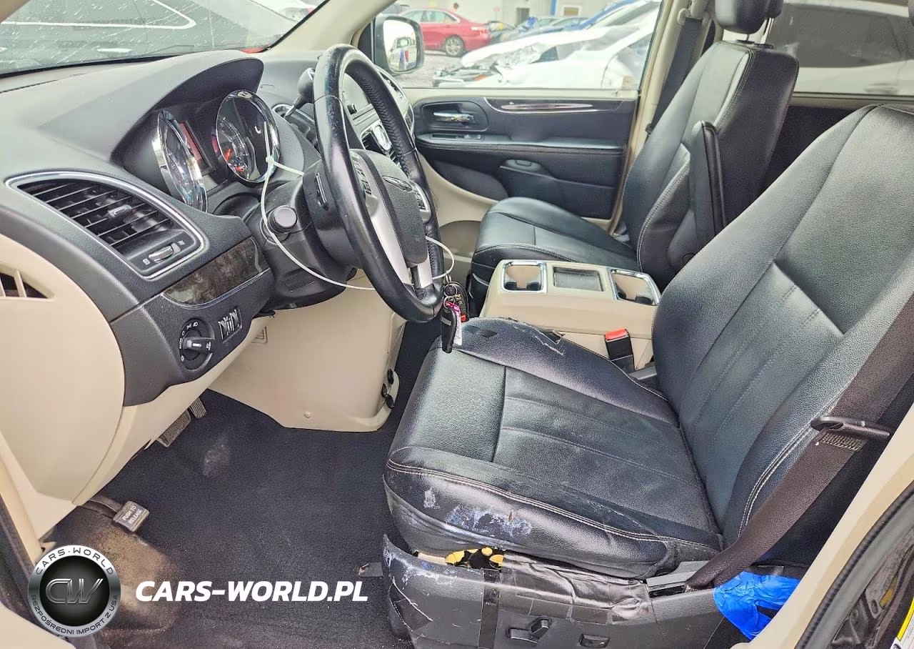 2015 Chrysler Town & Country Touring VIN:2C4RC1BG4FR520957 - 7