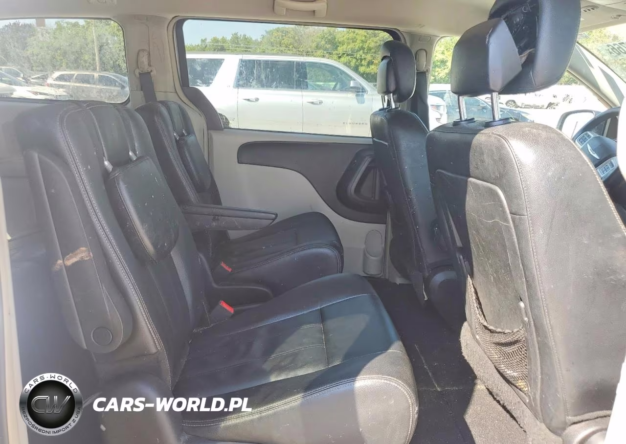 2016 Chrysler Town & Country Touring VIN:2C4RC1BG1GR296404 - 11
