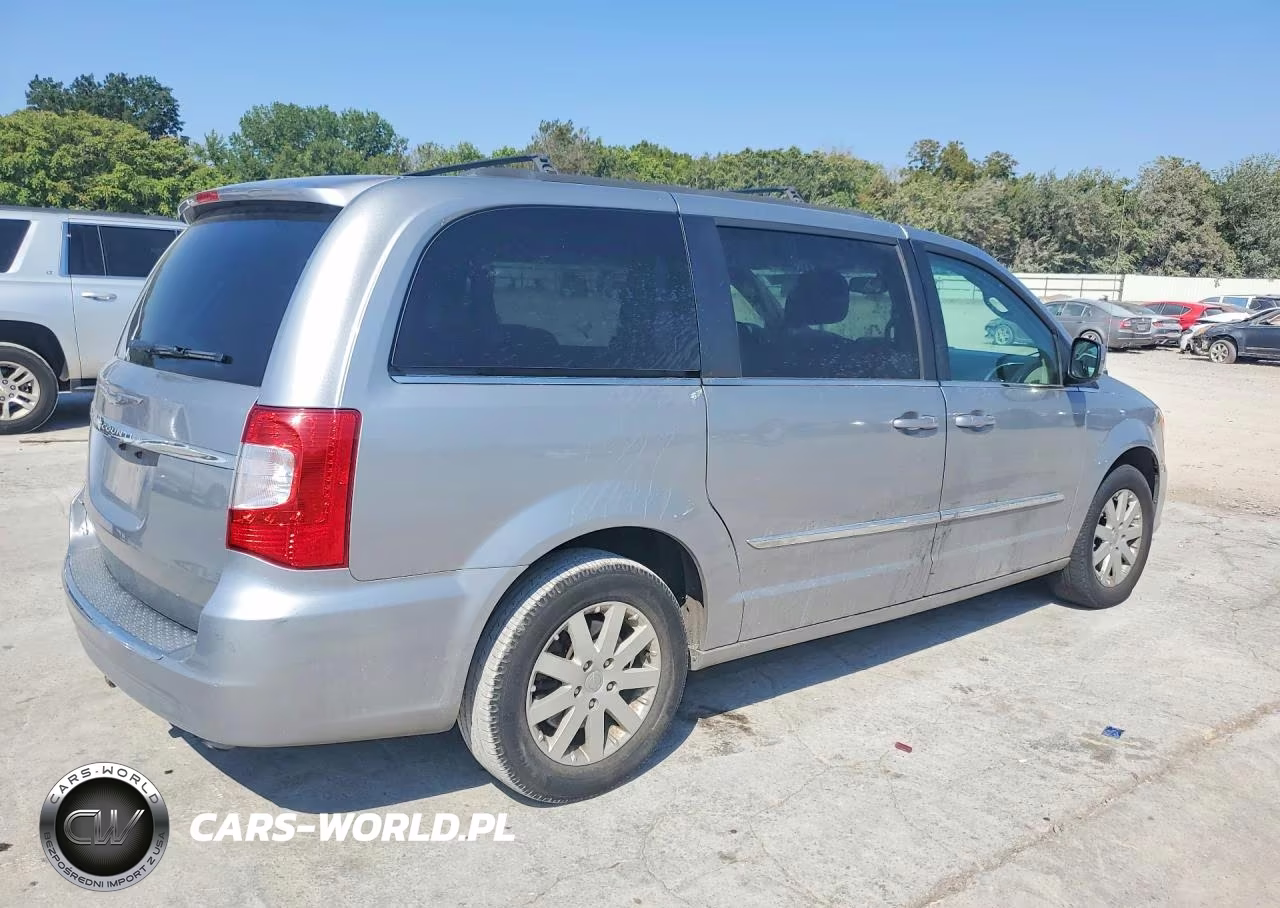 2016 Chrysler Town & Country Touring VIN:2C4RC1BG1GR296404 - 3