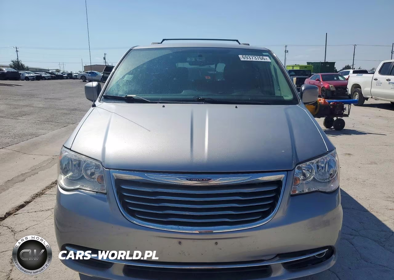 2016 Chrysler Town & Country Touring VIN:2C4RC1BG1GR296404 - 5