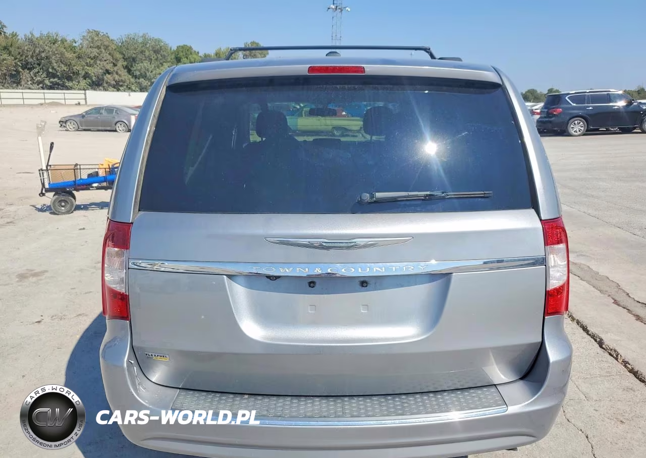 2016 Chrysler Town & Country Touring VIN:2C4RC1BG1GR296404 - 6