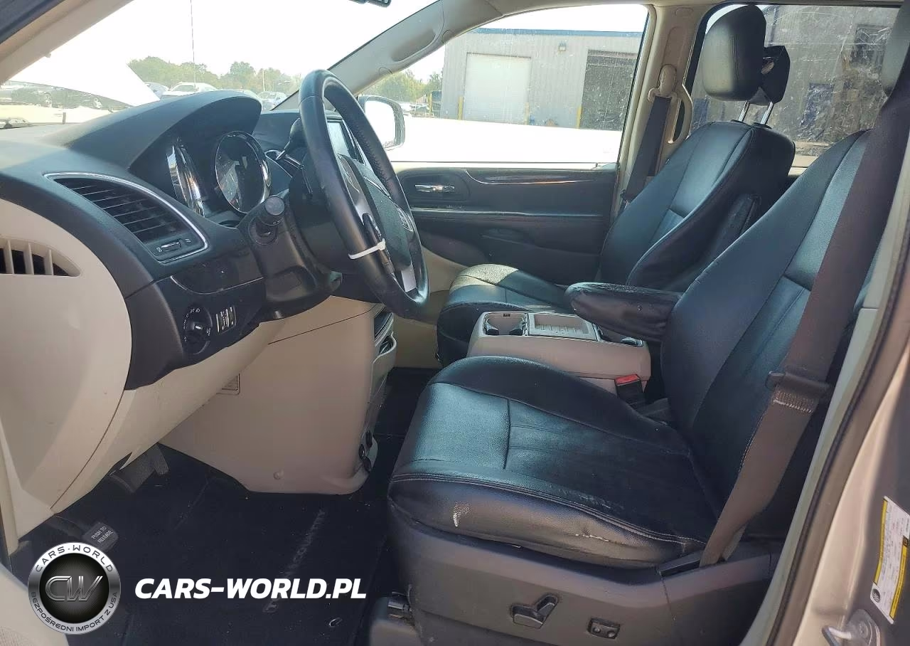 2016 Chrysler Town & Country Touring VIN:2C4RC1BG1GR296404 - 7