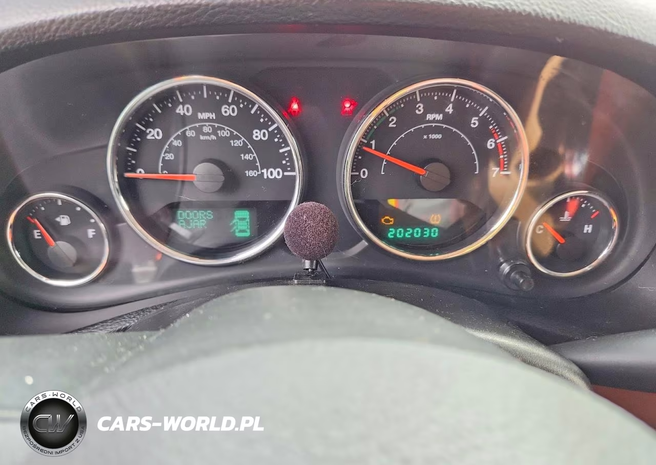 2013 Jeep Wrangler Unlimited Sahara VIN:1C4BJWEG4DL602872 - 9