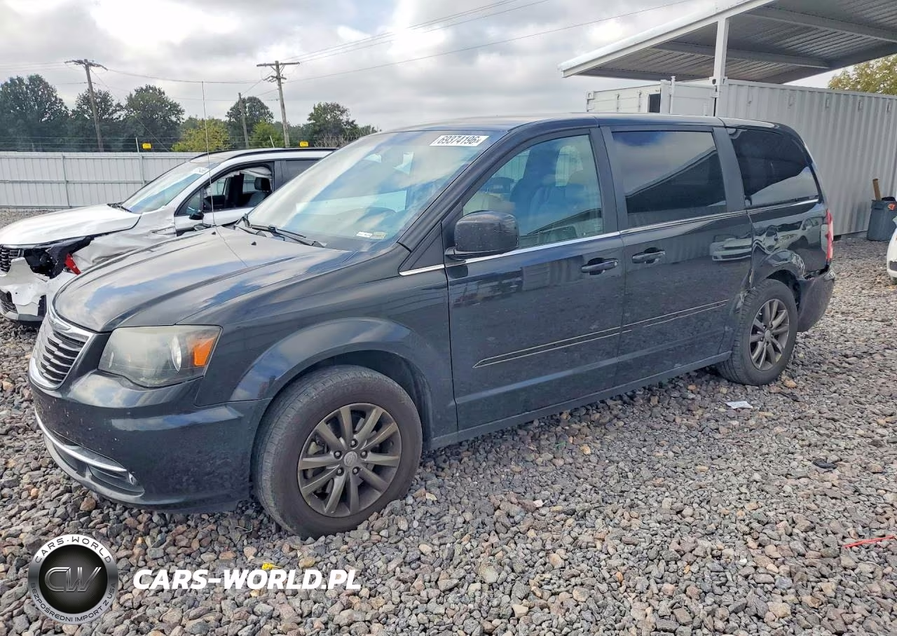 2015 Chrysler Town & Country S