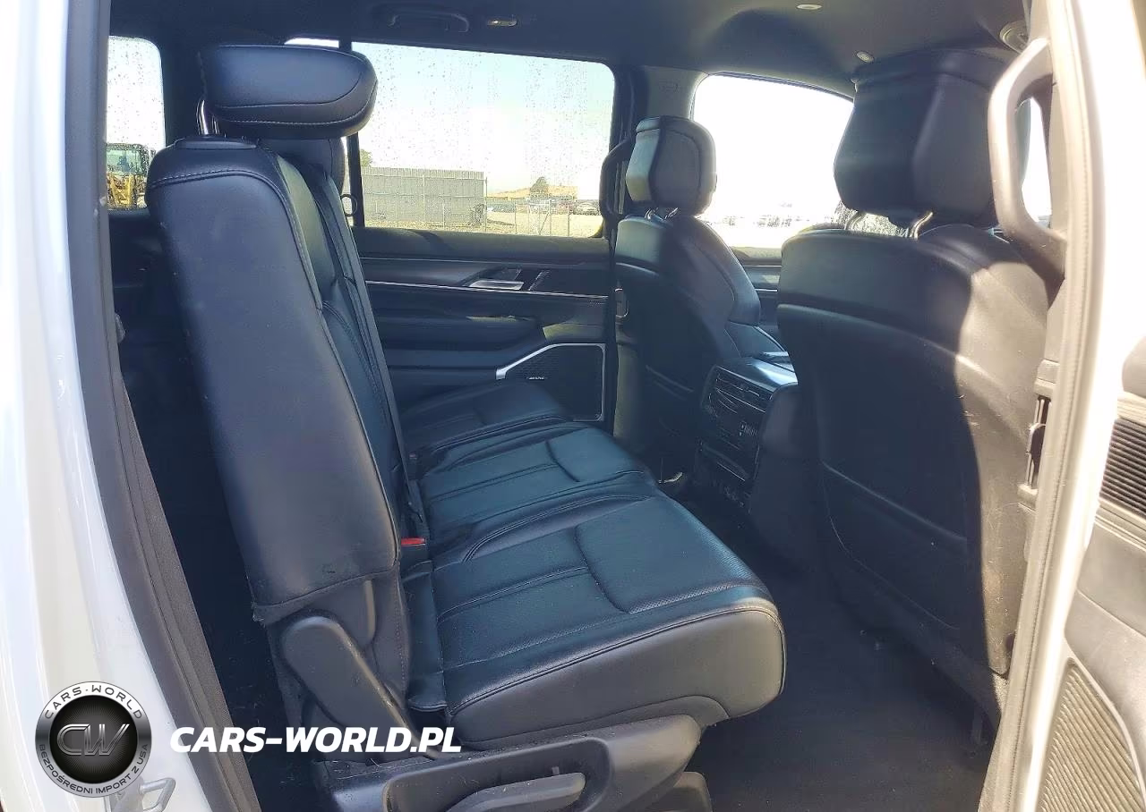 2024 Jeep Wagoneer L Series Ii VIN:1C4SJRBP0RS184359 - 11