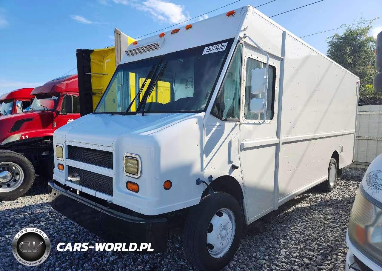 2002 Freightliner Chassis M - Truck Cab And Chassis – zdjęcie 1 z 14