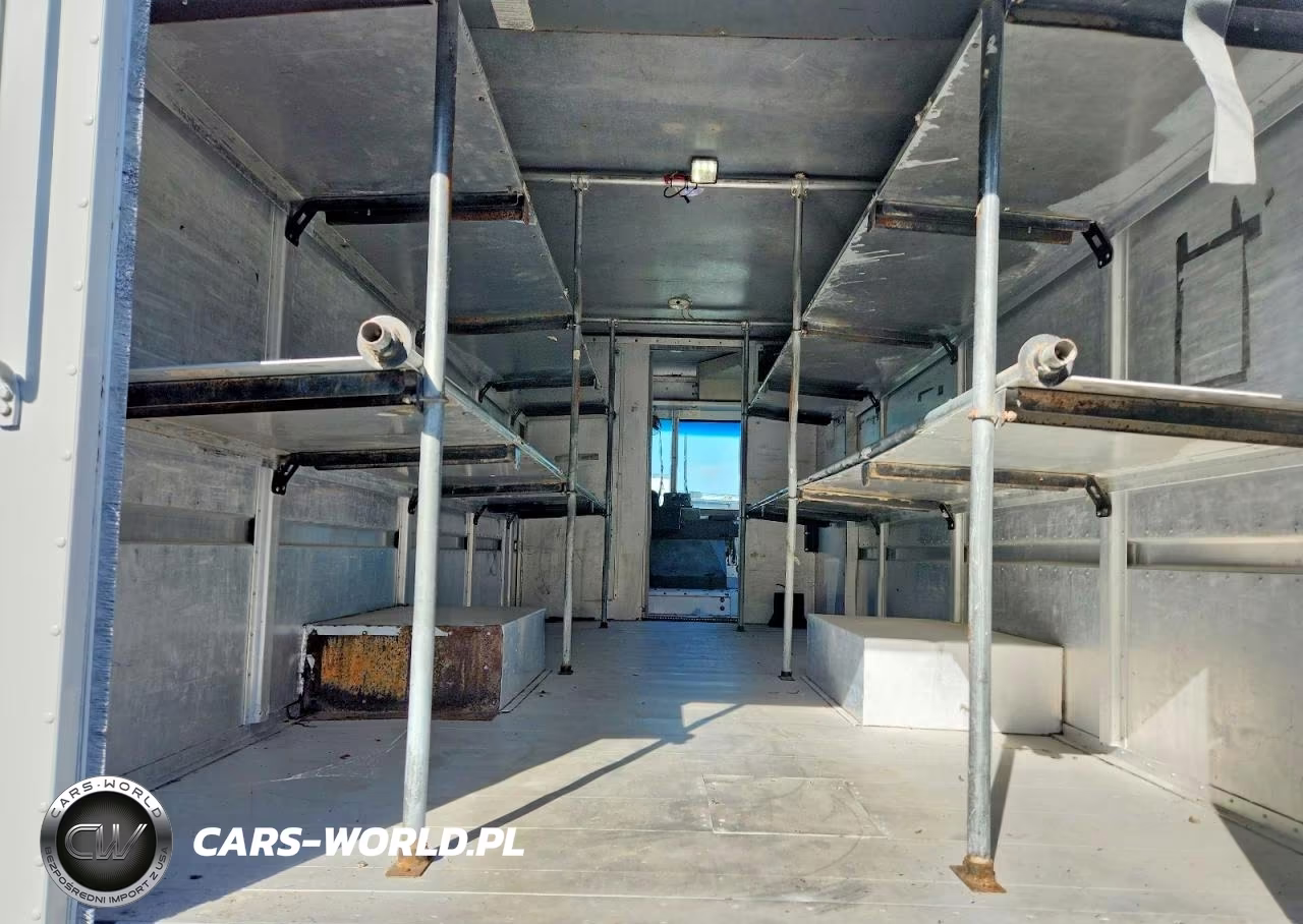 2002 Freightliner Chassis M - Truck Cab And Chassis VIN:4UZAANBW22CK57173 - 10