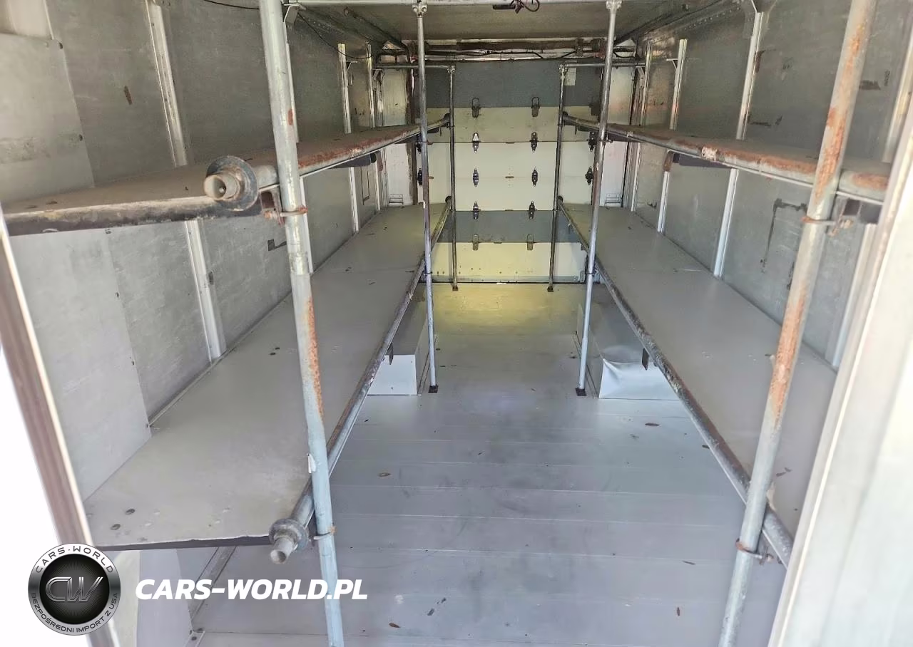 2002 Freightliner Chassis M - Truck Cab And Chassis VIN:4UZAANBW22CK57173 - 11
