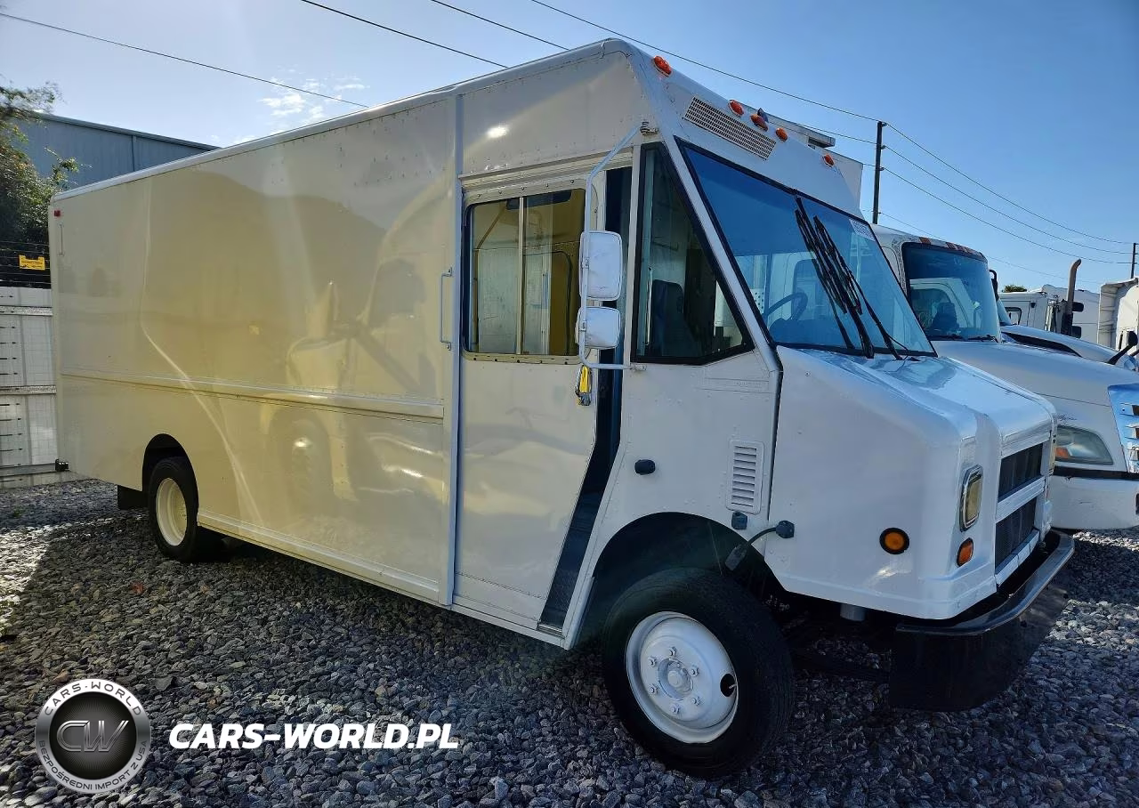 2002 Freightliner Chassis M - Truck Cab And Chassis VIN:4UZAANBW22CK57173 - 4