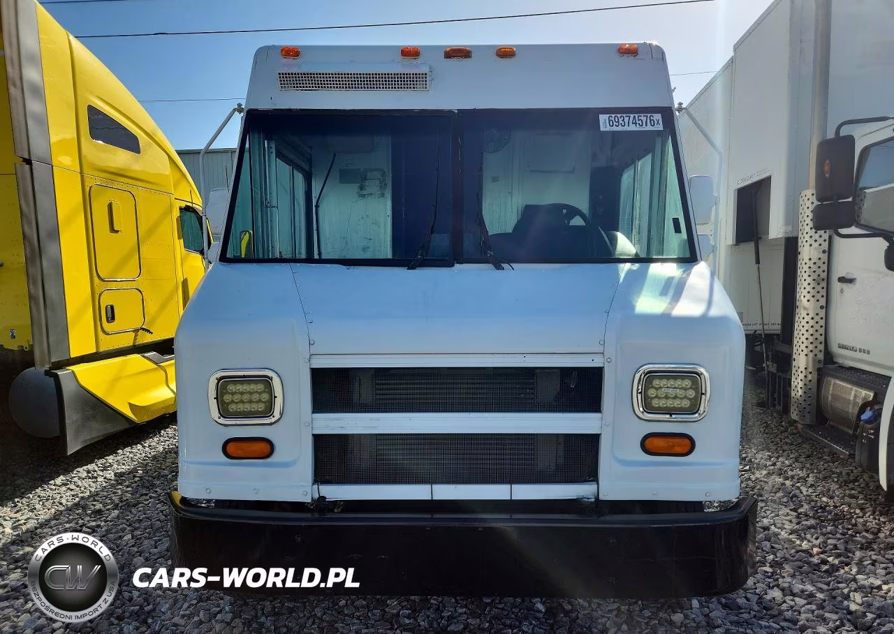 2002 Freightliner Chassis M - Truck Cab And Chassis VIN:4UZAANBW22CK57173 - 5