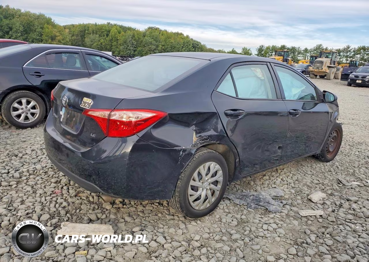 2017 Toyota Corolla Le VIN:2T1BURHE1HC951309 - 3
