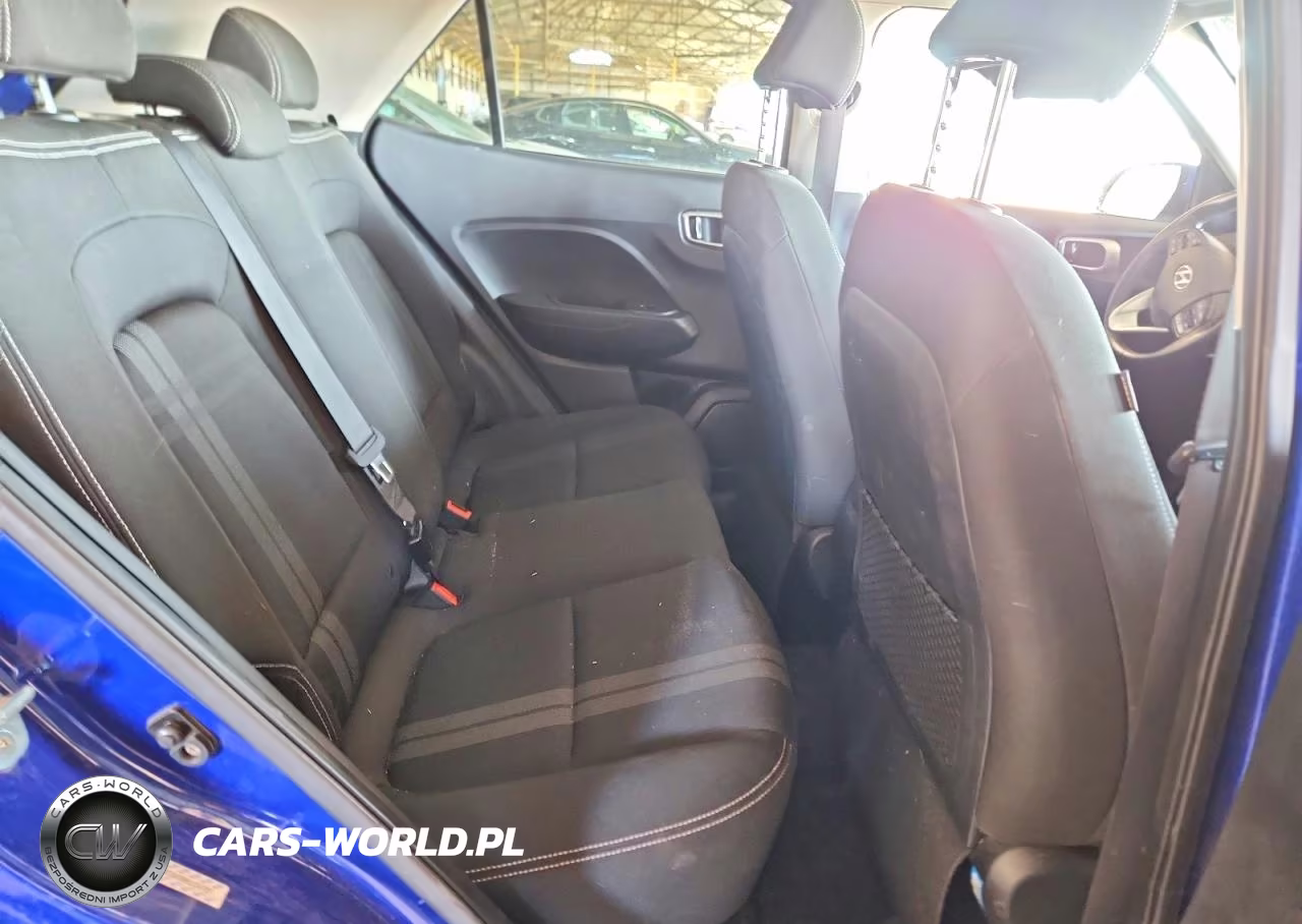 2022 Hyundai Venue Sel VIN:KMHRC8A39NU154787 - 11