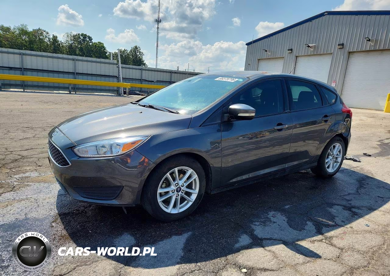 2015 Ford Focus Se VIN:1FADP3K24FL357322 - 1