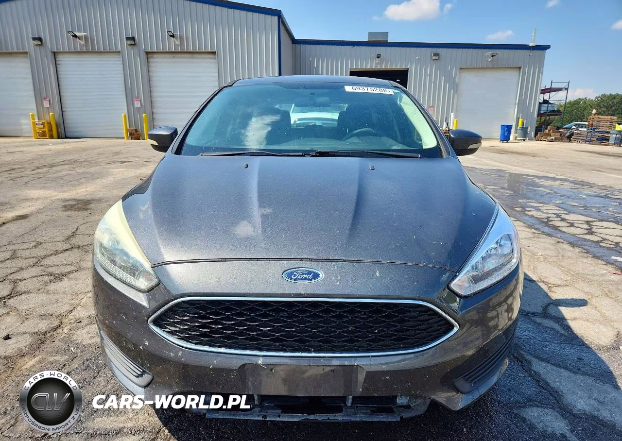2015 Ford Focus Se VIN:1FADP3K24FL357322 - 5