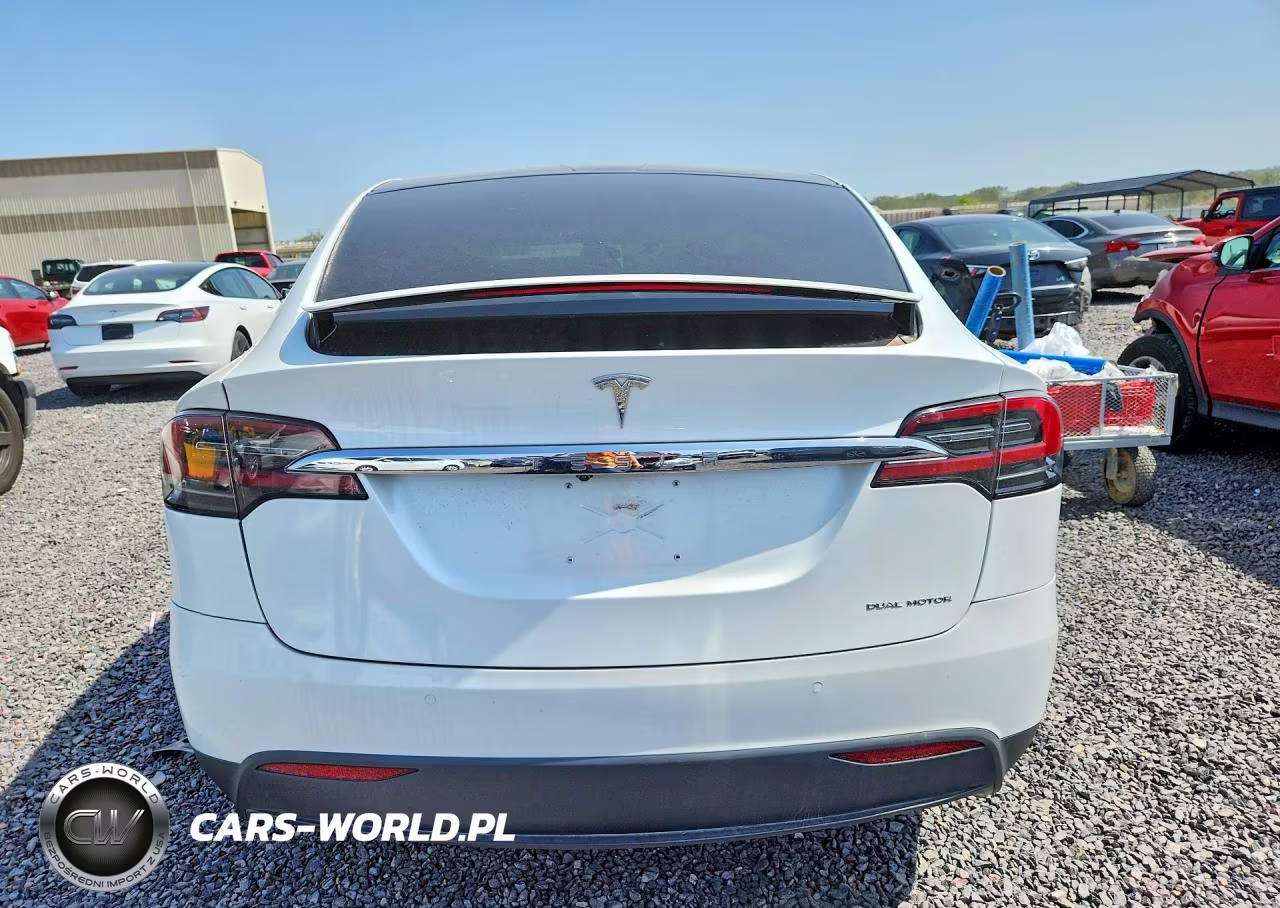 2020 Tesla Model X VIN:5YJXCAE2XLF232729 - 6
