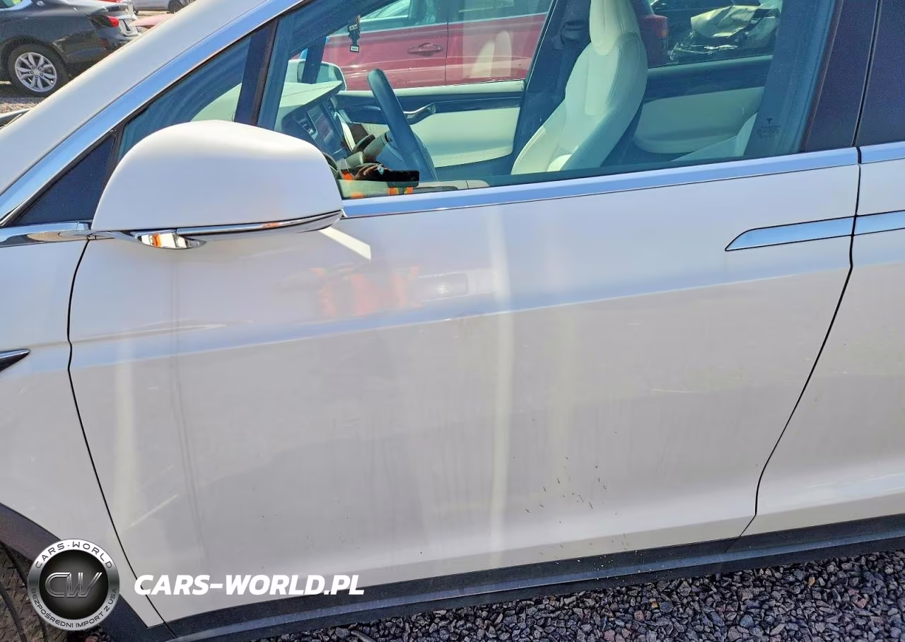 2020 Tesla Model X VIN:5YJXCAE2XLF232729 - 7