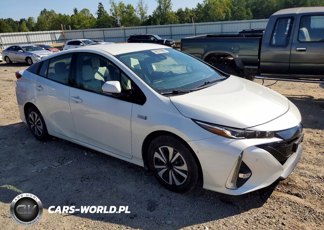 2017 Toyota Prius Prime Advanced VIN:JTDKARFP2H3003636 - 4