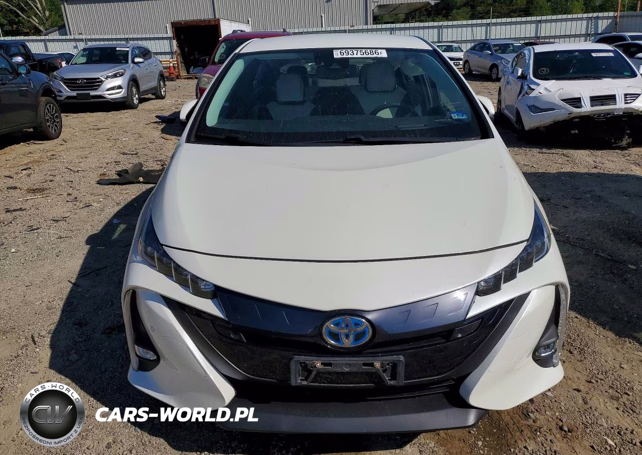 2017 Toyota Prius Prime Advanced VIN:JTDKARFP2H3003636 - 5