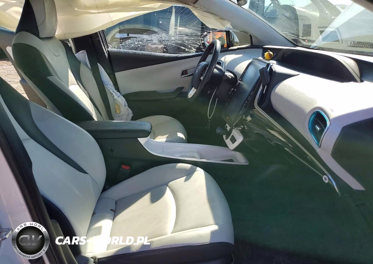 2017 Toyota Prius Prime Advanced VIN:JTDKARFP2H3003636 - 7