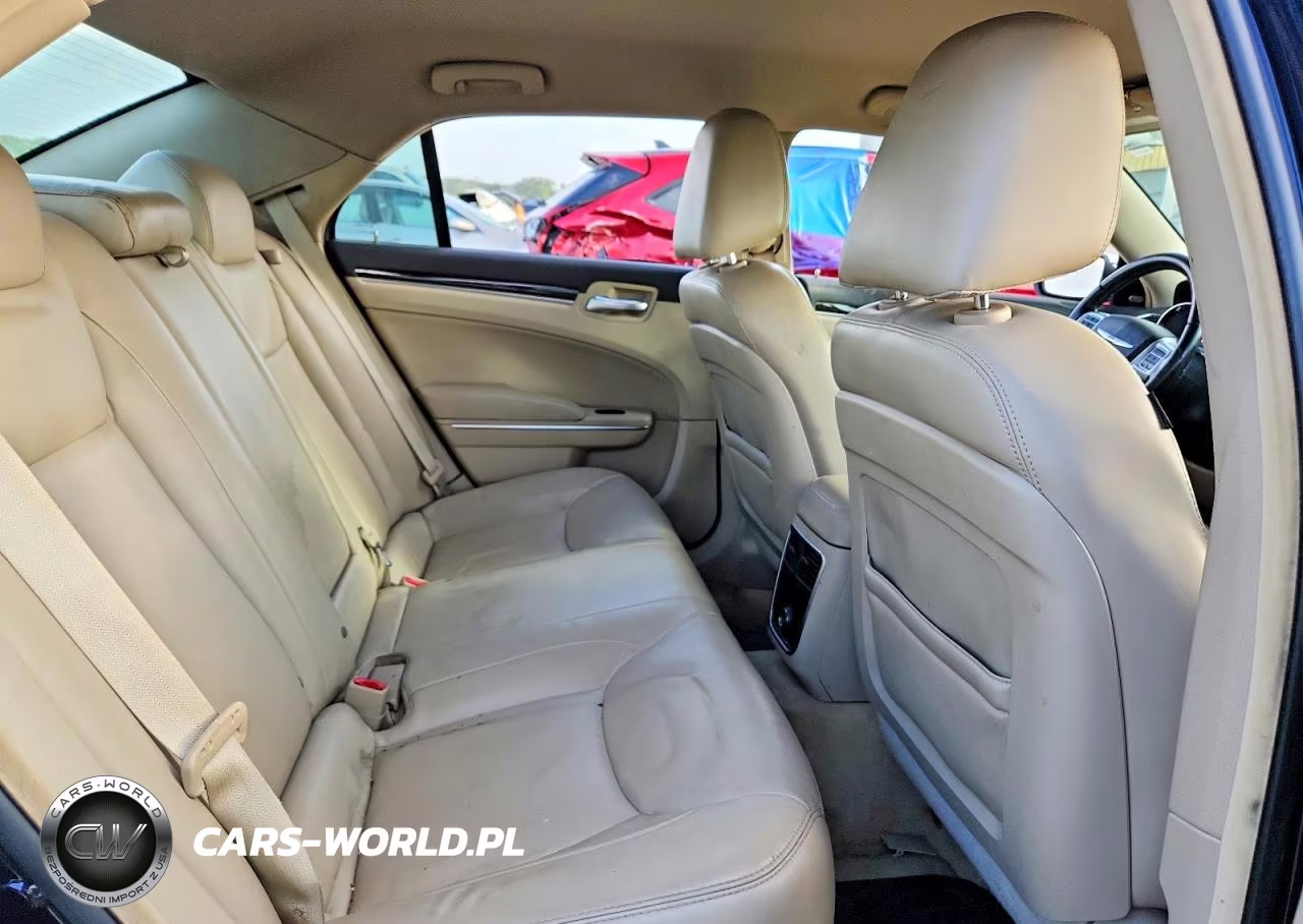 2012 Chrysler 300 Limited VIN:2C3CCACG2CH212633 - 10